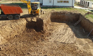 Рытье котлованов под фундамент в Волгограде – цена от 2620 руб. за м3 | 2Землекопа-Влг